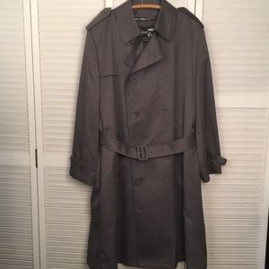 Trench Coat, lined. Silver Cloud. All Weather. 44R
